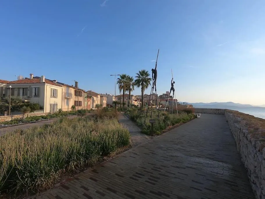 Adorable Studio Vieil Antibes Apartman
