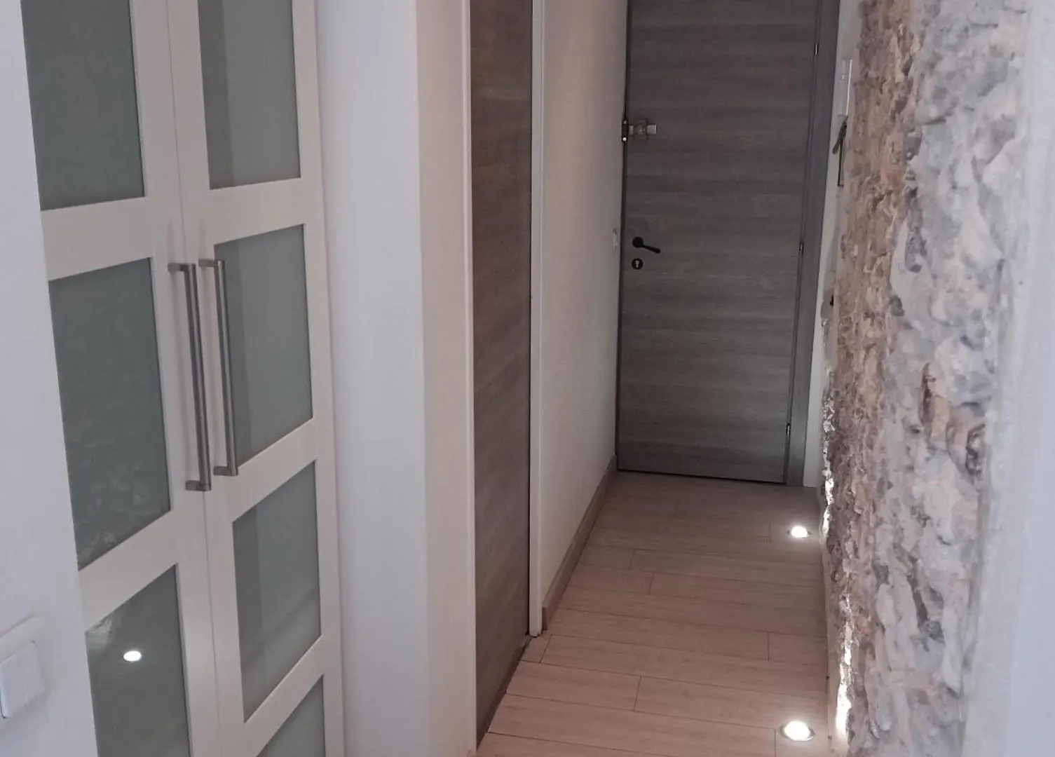 Adorable Studio Vieil Antibes Apartment