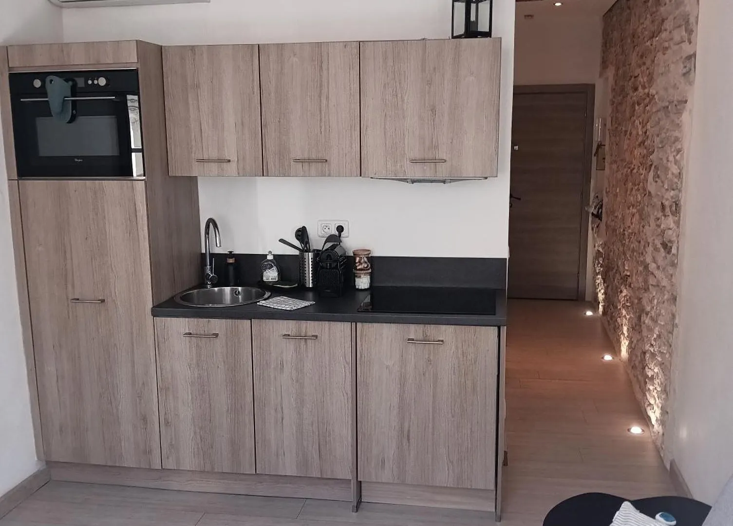 Adorable Studio Vieil Antibes Apartment